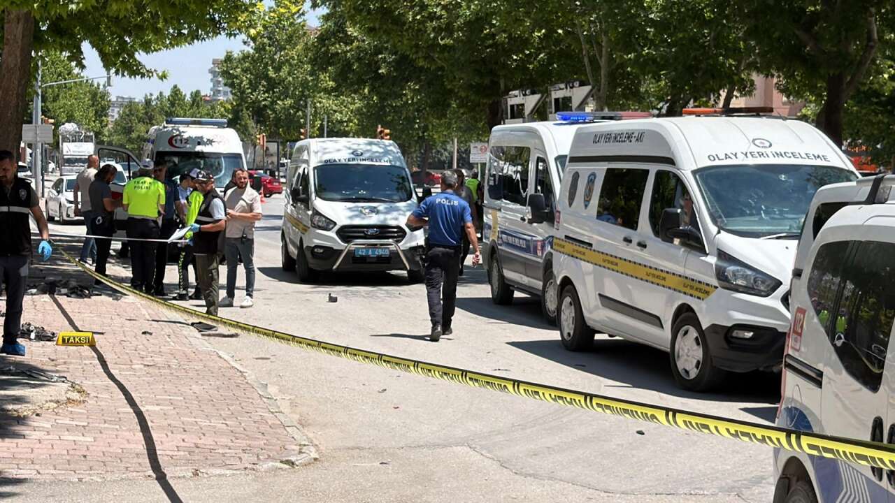 Konya'da Dilek ve kızı Ecrin Öz’ün can verdiği kaza anının görüntüleri ortaya çıktı 26